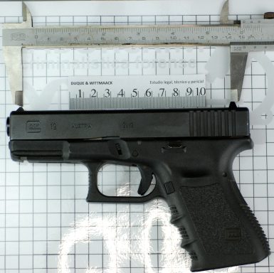 Arma de fuego tipo pistola (Glock 19) Arma de fuego tipo pistola (Glock 19)